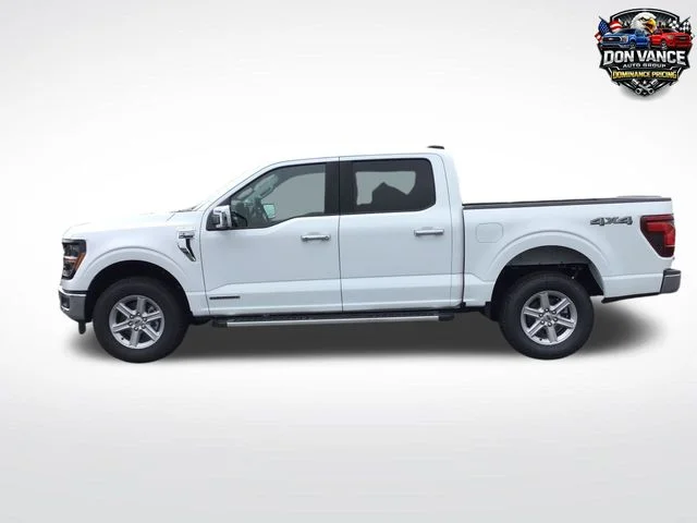 New 2025 Oxford White Ford XLT image 2