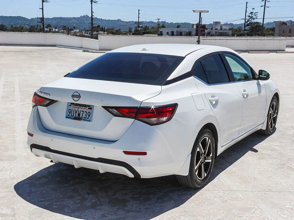 Used 2025 Aspen White Nissan SV image 6