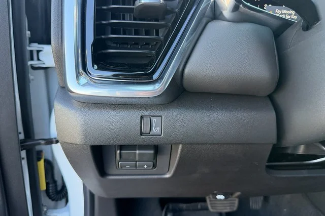 New 2026 Summit White GMC Elevation image 19
