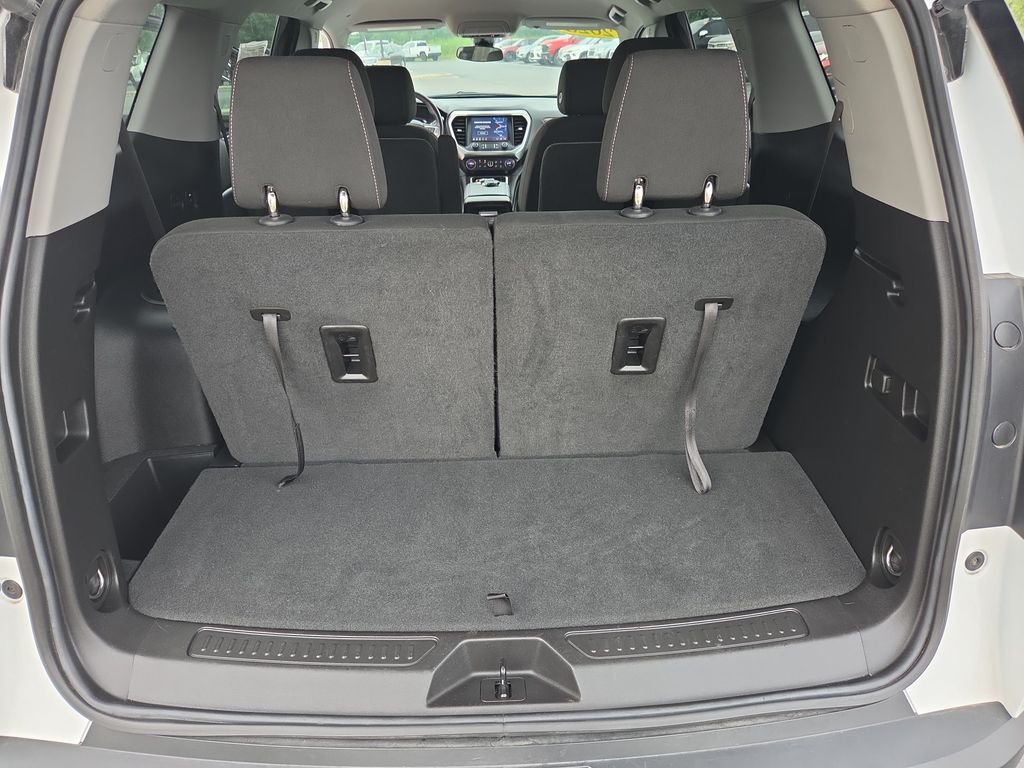 Used 2023 White GMC SLE image 31