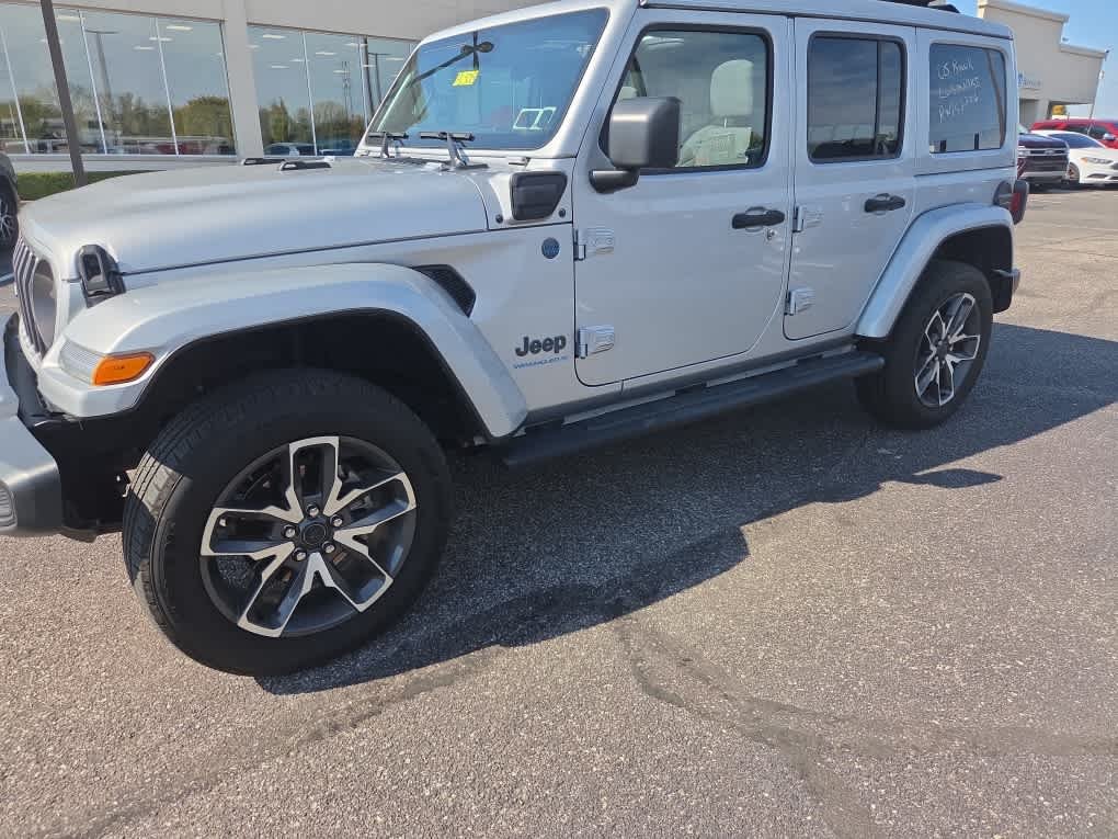 Used 2024 Silver Zynith Clearcoat Jeep Sport S image 2