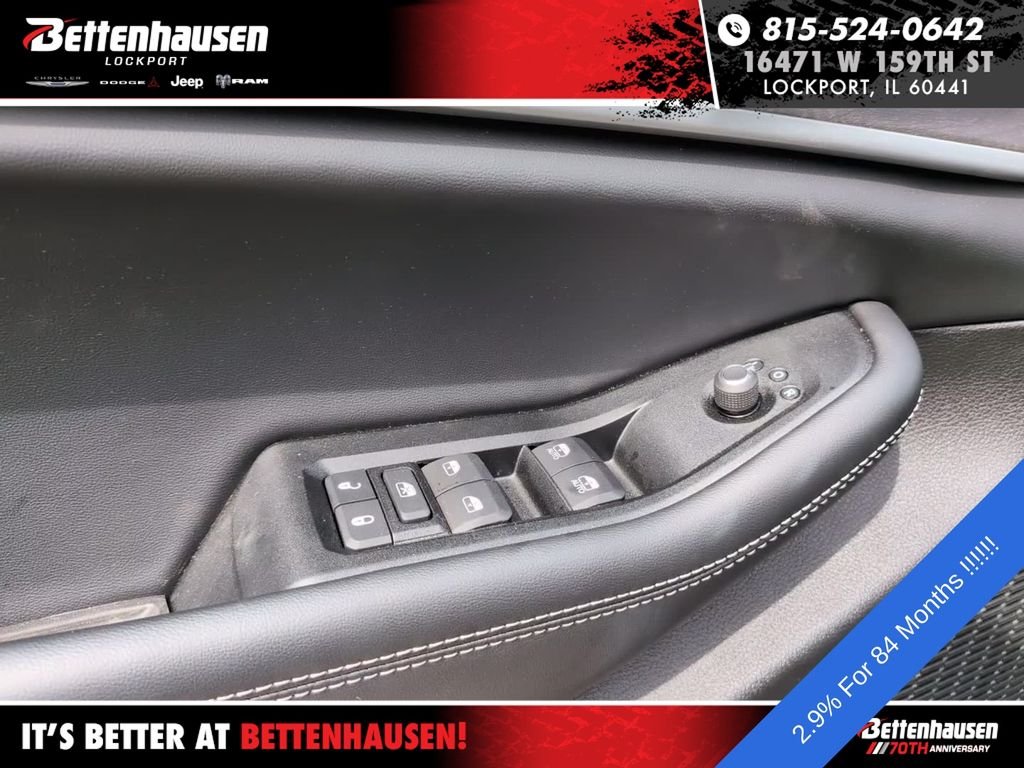New 2026 Baltic Gray Metallic Clear-Coat Exterior Paint Jeep Altitude image 15