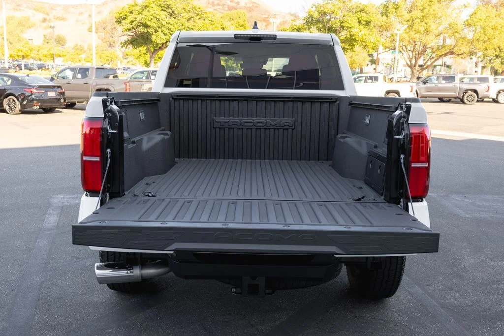 2026 Toyota Tacoma TRD Off Road - Photo 8