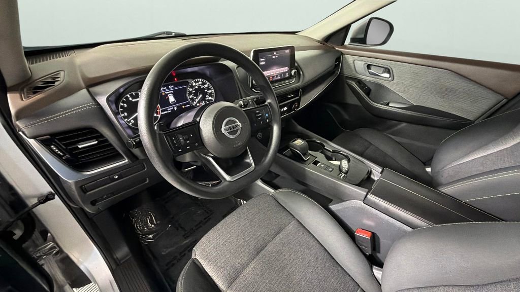 Used 2021 Silver Nissan SV FWD image 18