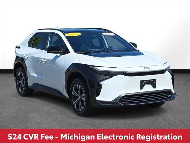 Certified Used 2024 WIND CHILL PEARL Toyota XLE image 4