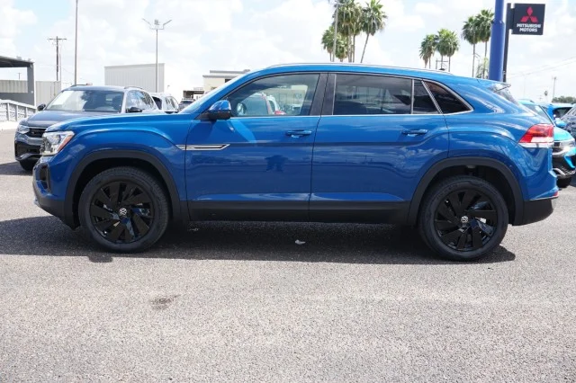 New 2025 R3R3 Mountain Lake Blue Volkswagen 2.0T SE w/Technology image 12