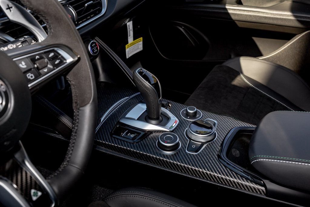 2024 Alfa Romeo Stelvio Quadrifoglio - Photo 20