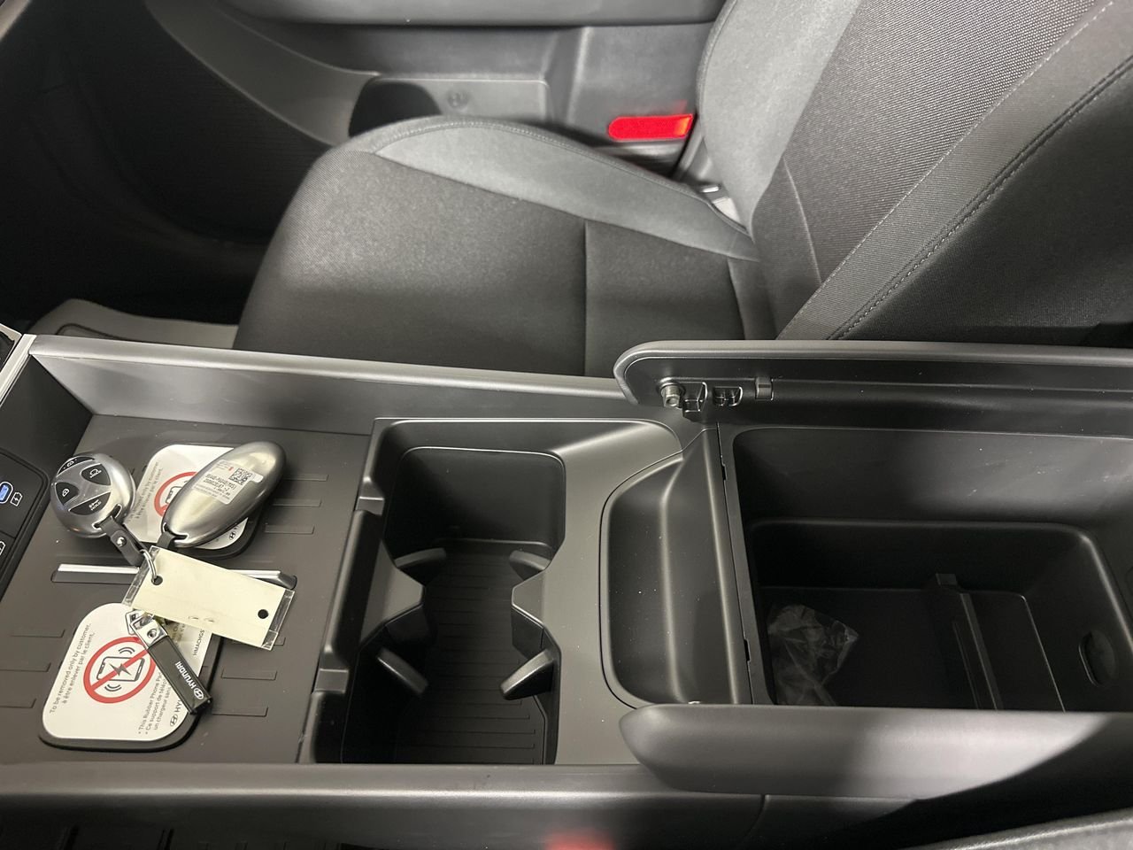 New 2026 Phantom Black Hyundai SE image 18