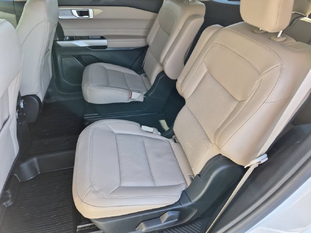 Used 2023 White Metallic Ford Limited image 18