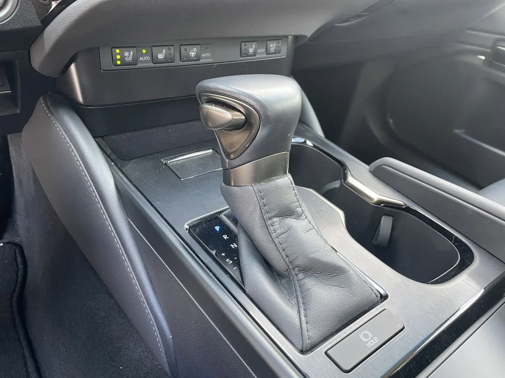 Used 2023 White Lexus 350 image 25