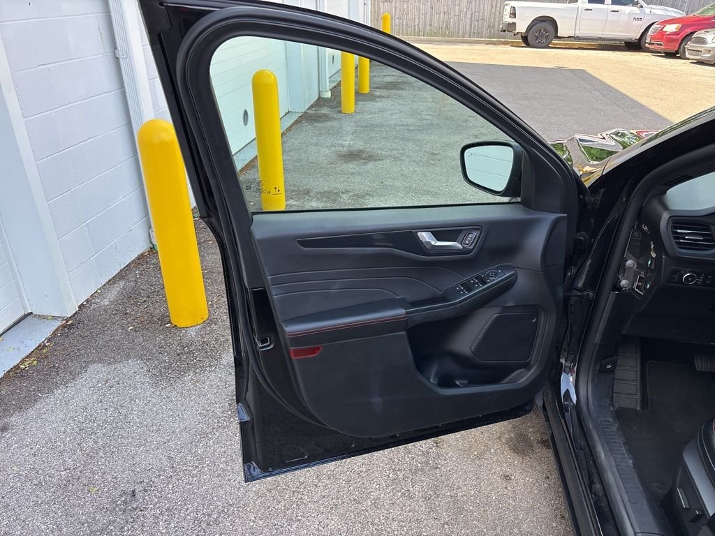 Certified Used 2025 Black Ford ST-Line Select image 21