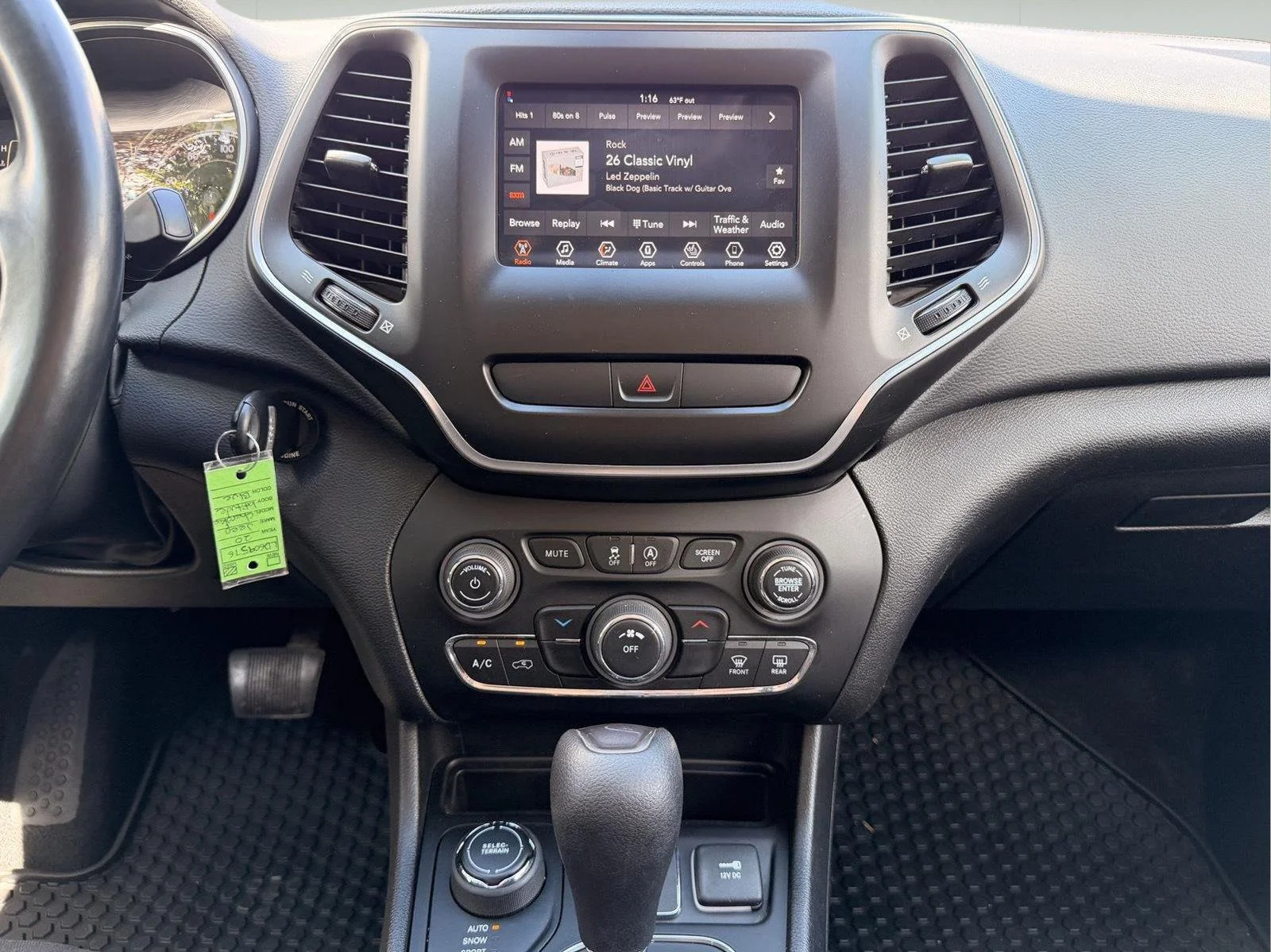 Used 2020 Slate Blue Pearlcoat Jeep Latitude image 16