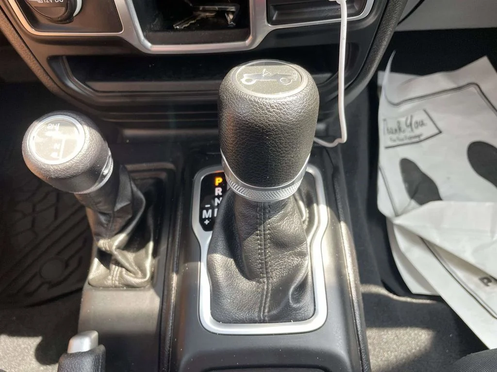 Certified Used 2018 Granite Crystal Clearcoat Metallic Jeep Unlimited Sport image 17