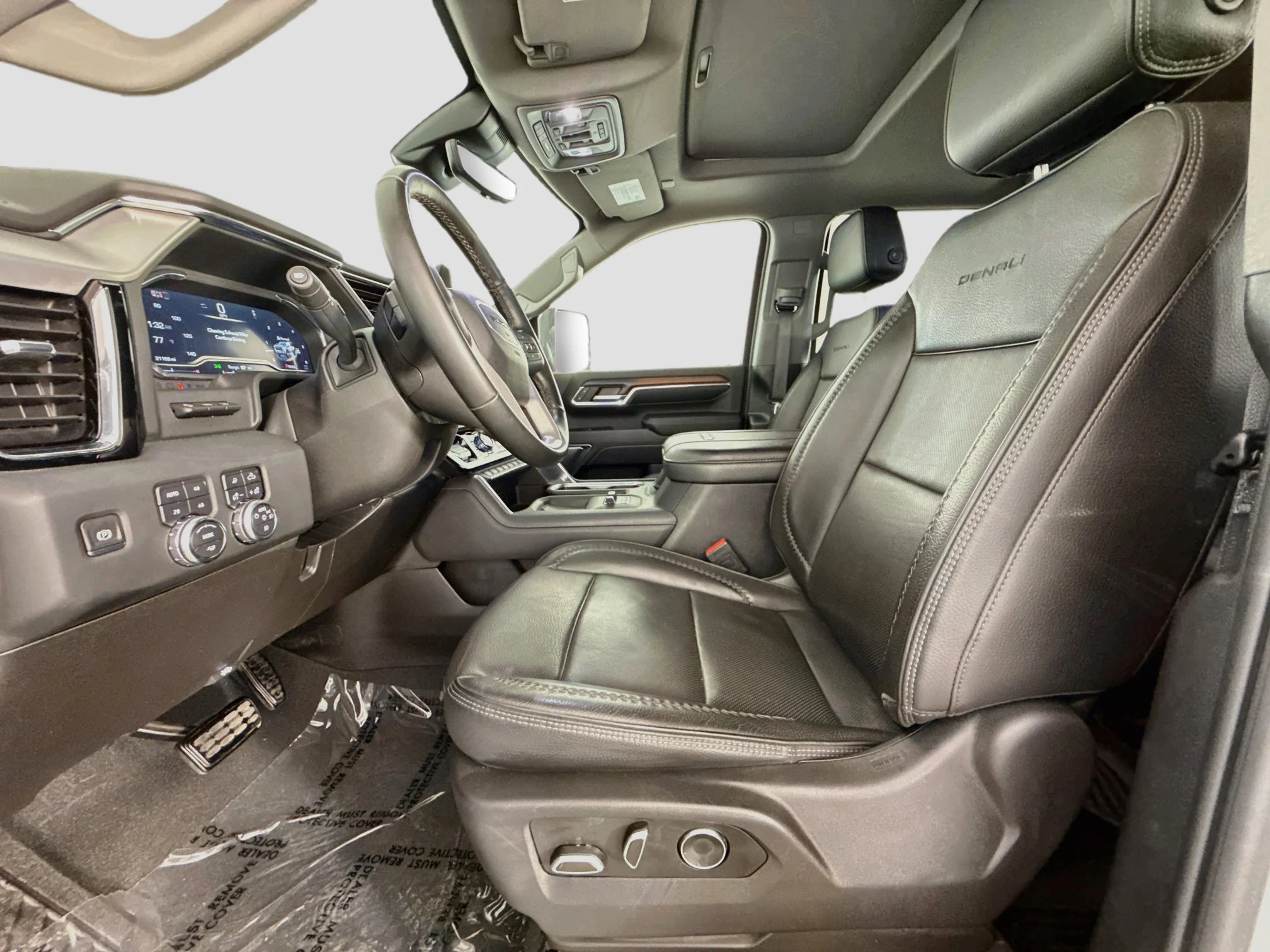 Used 2024 White Frost Tricoat GMC Denali DRW image 23