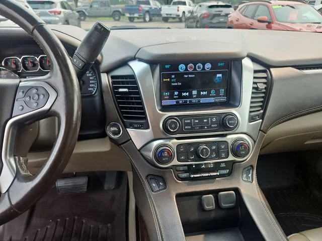 Used 2016 IRIDESCENT PEARL TRICOAT Chevrolet LT image 18