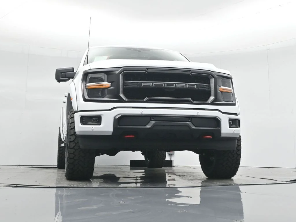 New 2025 Oxford White Ford XLT image 49