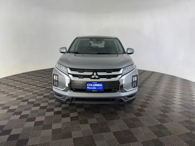 Used 2023 Gray Mitsubishi 2.0 SE image 2