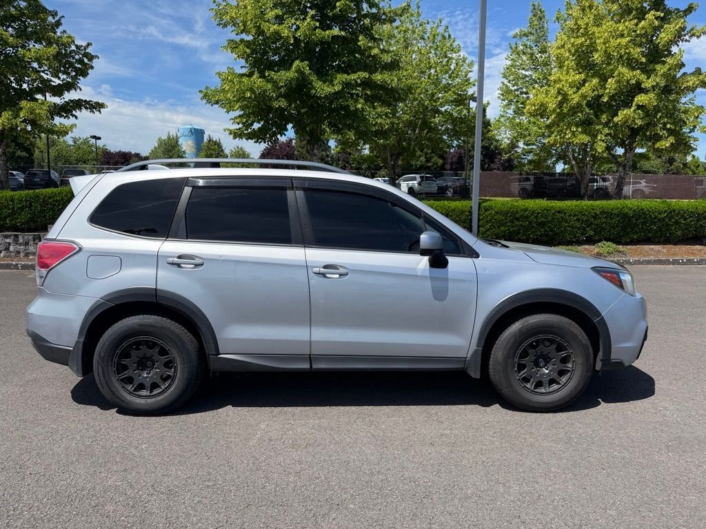 Used 2018 Ice Silver Metallic Subaru 2.5i Premium image 8