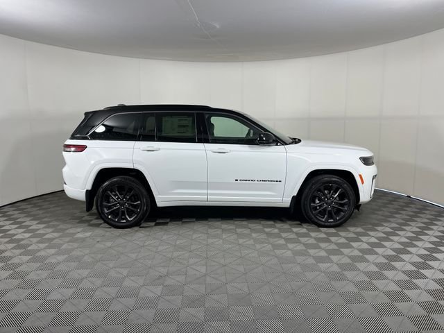 New 2026 Bright White Clear-Coat Exterior Paint Jeep Limited Reserve image 4
