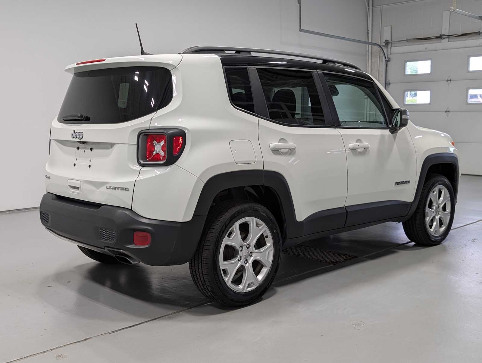 Used 2019 Alpine White Clearcoat Jeep Limited image 8