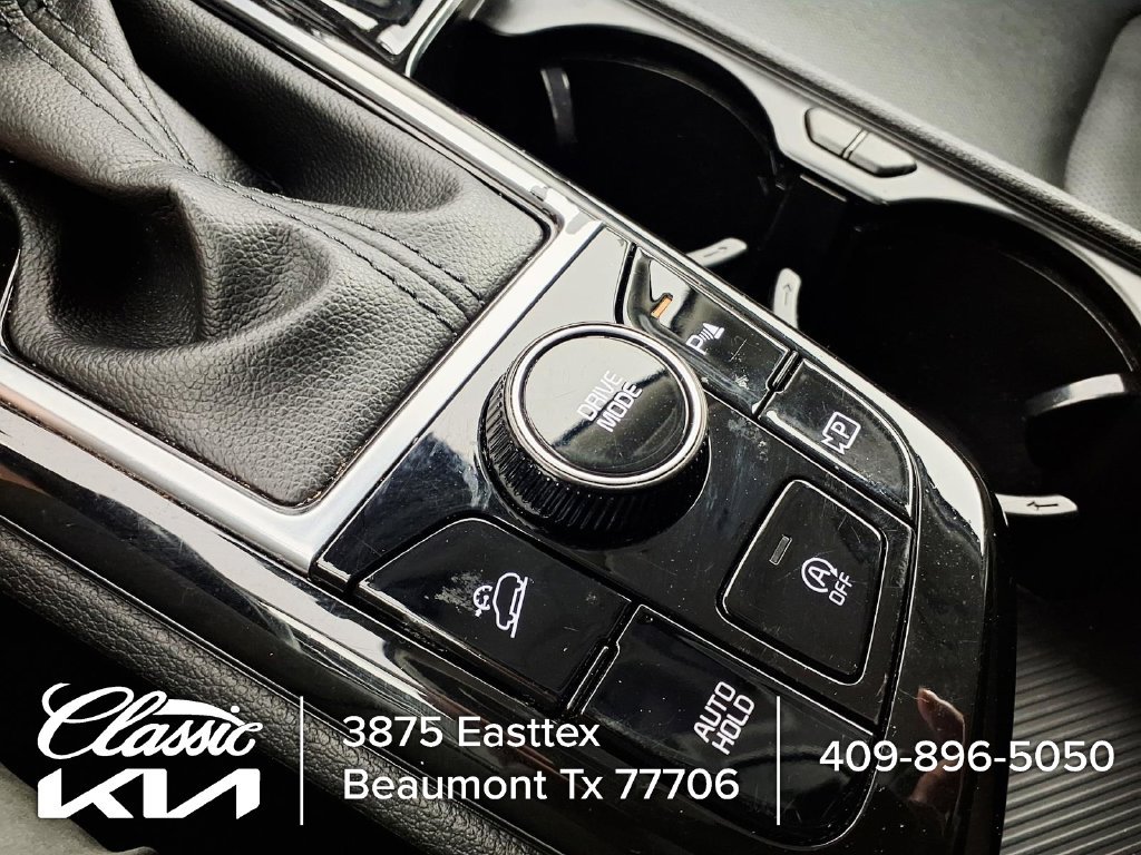 Used 2023 White Kia EX image 21
