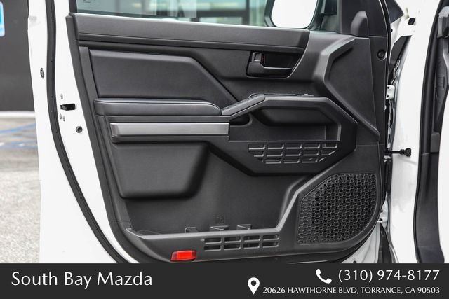 2025 Toyota Tacoma SR5 - Photo 23