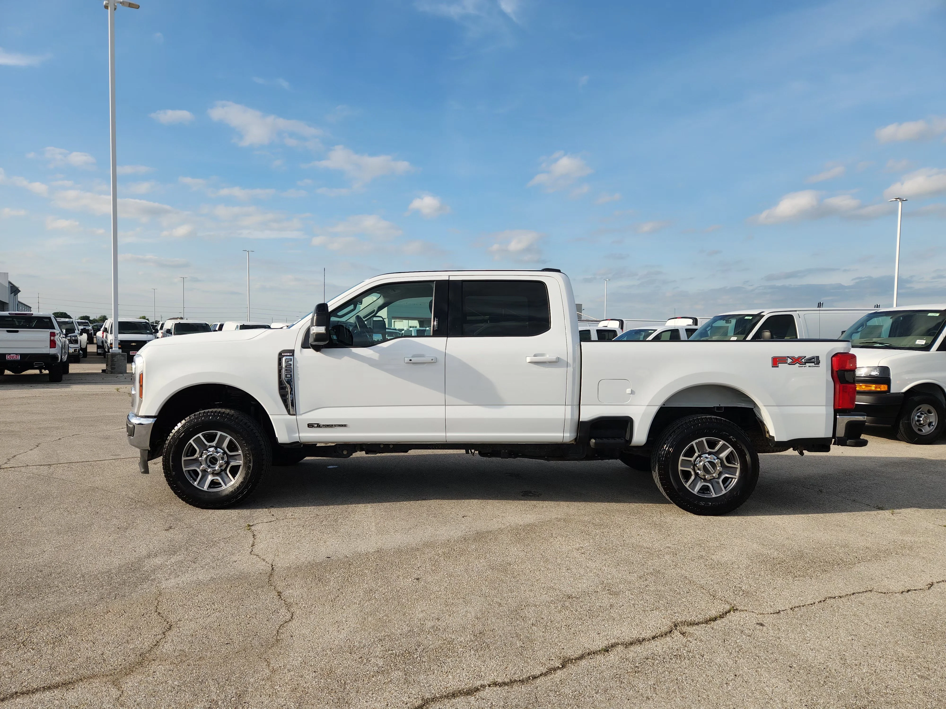 Used 2024  Ford XL image 4