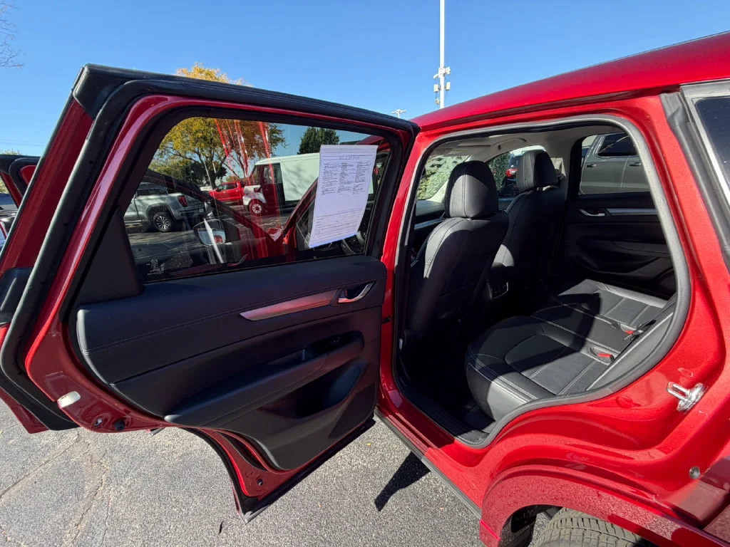 2025 Mazda CX-5 S Preferred package - Photo 31