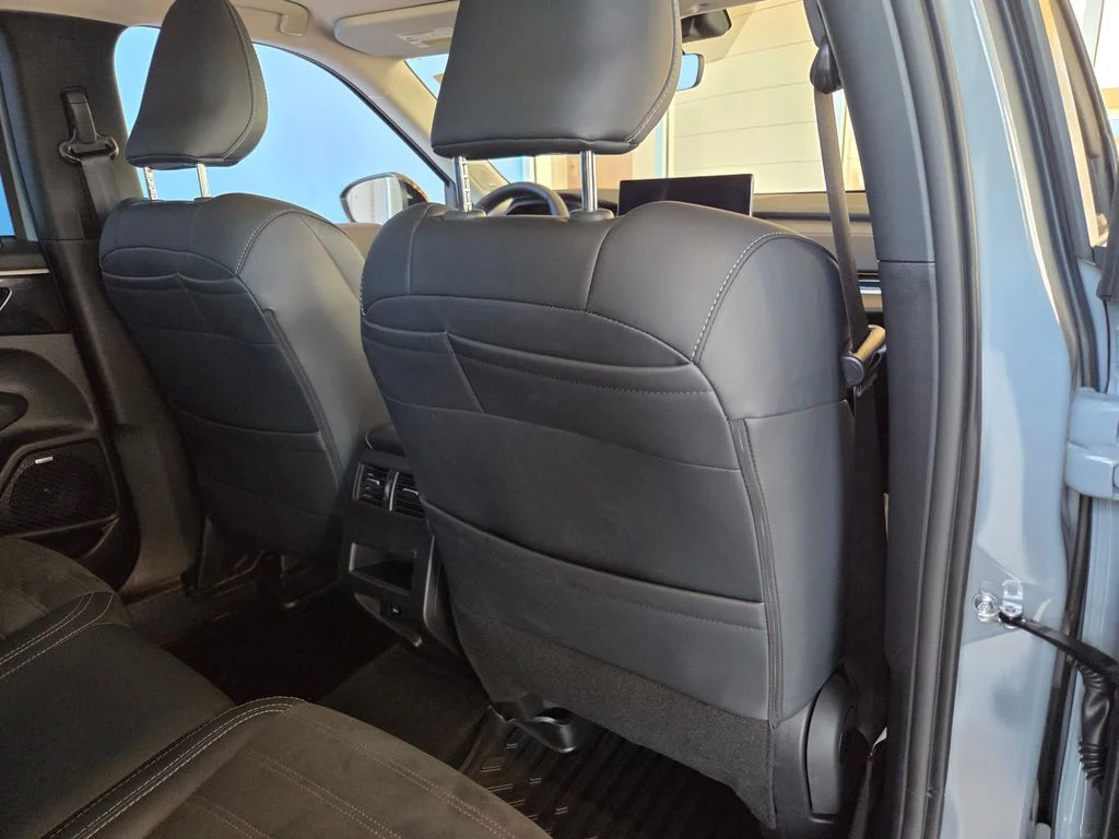 Used 2026 Moonstone Gray Metallic/Black Roof Mitsubishi LE image 29