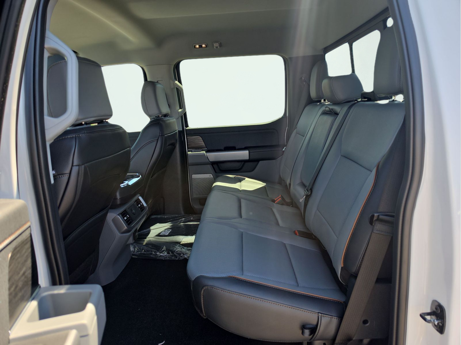 New 2026 Oxford White Ford Lariat® image 10