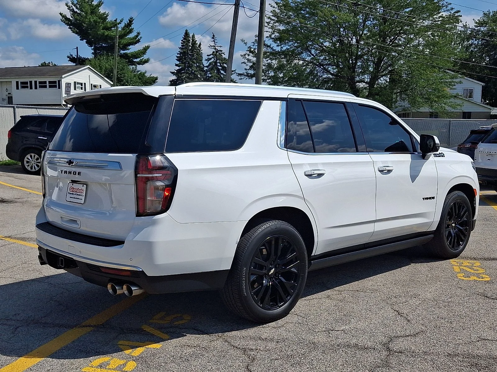 Used 2023 White Chevrolet High Country image 2
