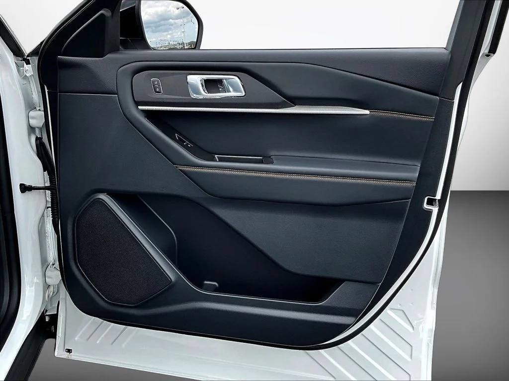 New 2026 Star White Metallic Tri-Coat Ford Tremor® image 32