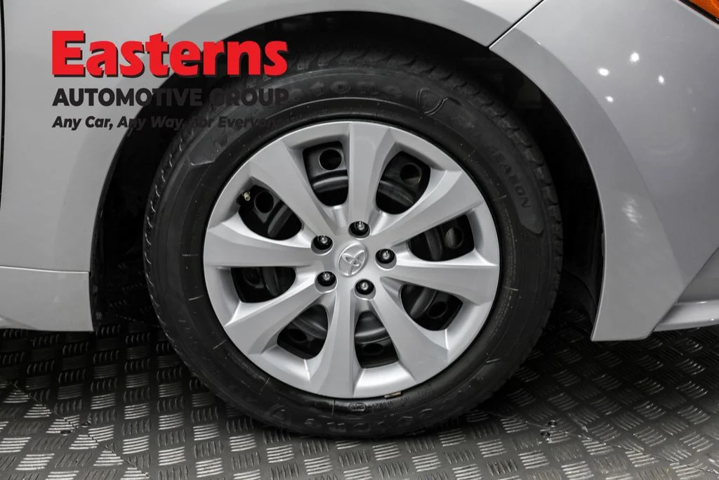 Used 2022 Silver Toyota LE image 29
