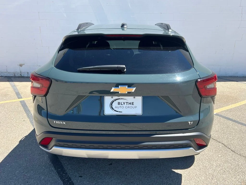 Used 2025 Gray Chevrolet LT image 5
