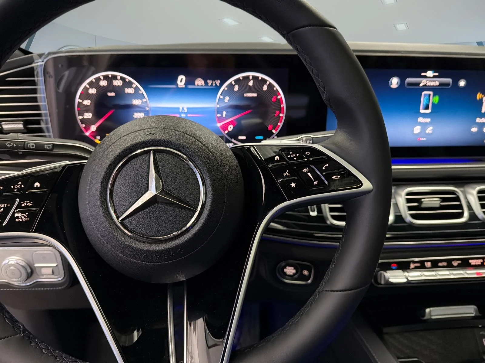 Used 2026 Blue Mercedes-Benz GLE 450 4MATIC SUV image 14