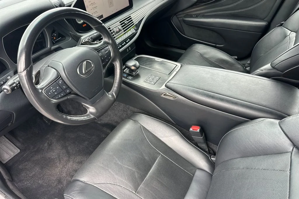 Used 2023 Silver Lexus 500 Base image 10