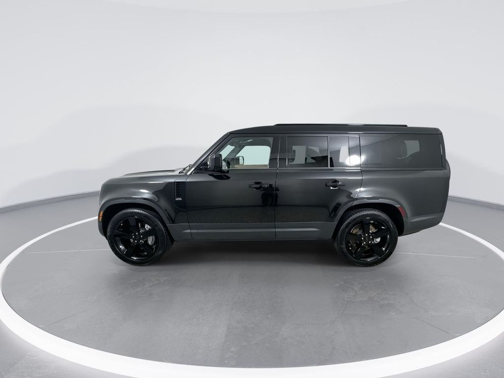 New 2026 SANTORN BLK MET Land Rover S image 5
