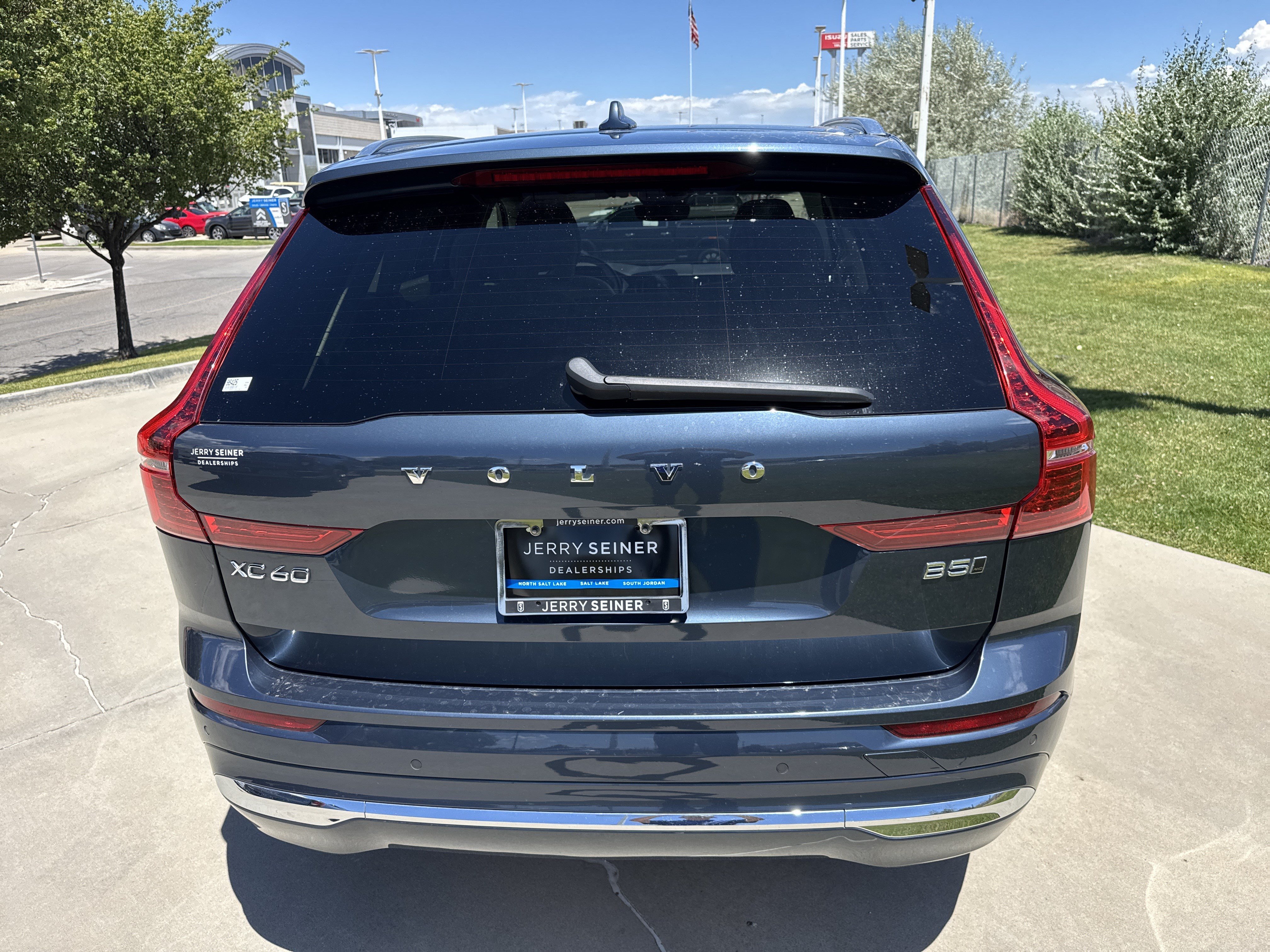 Used 2023 Blue Volvo Plus Bright Theme image 9