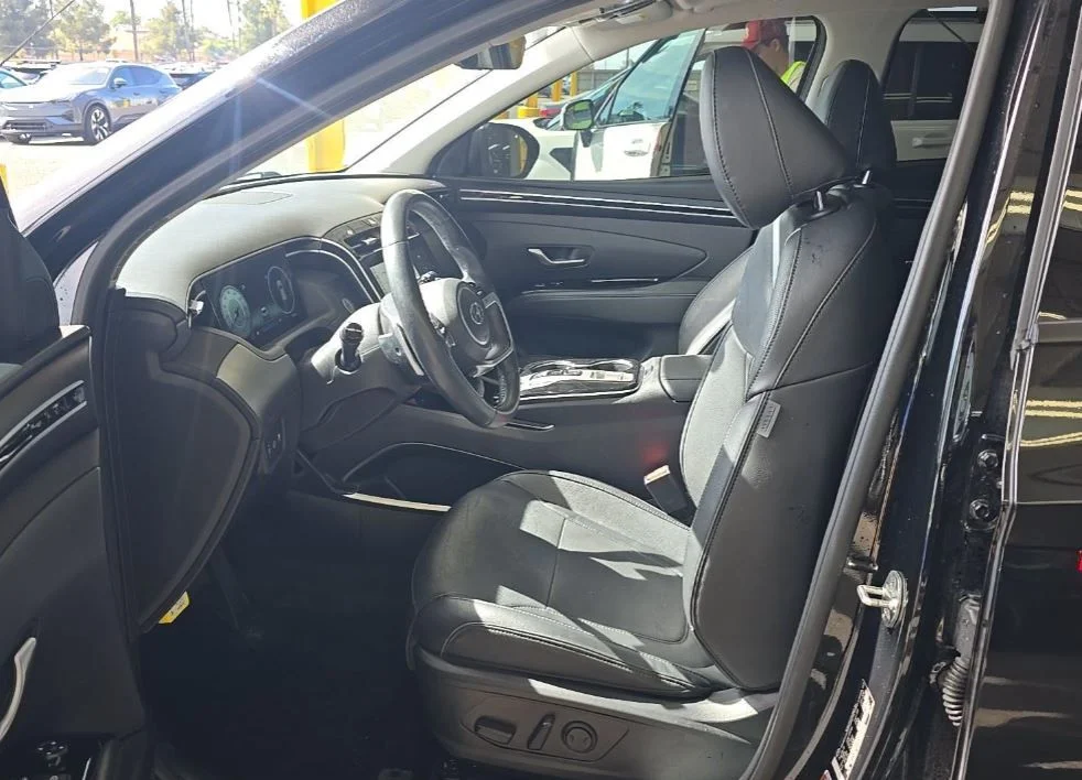 Used 2022 Black Hyundai Limited image 5