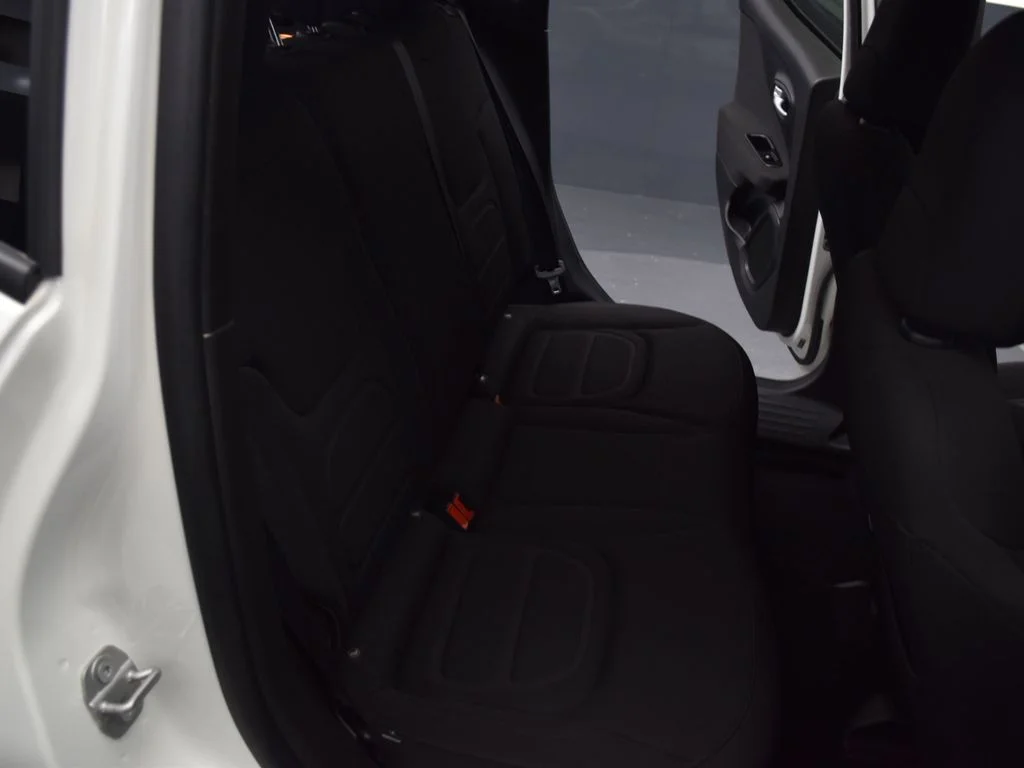 Certified Used 2021 White Jeep Latitude image 24