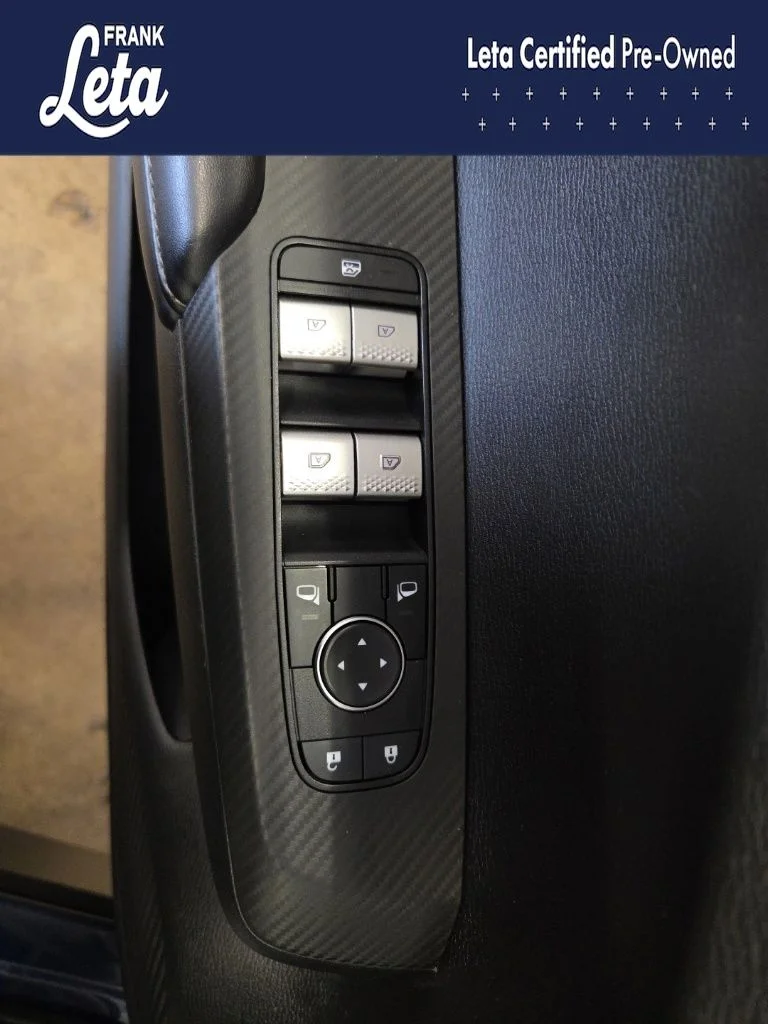 Used 2022 Blue Mitsubishi SE image 21