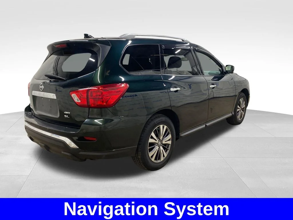 Used 2019 Green Nissan SL image 4