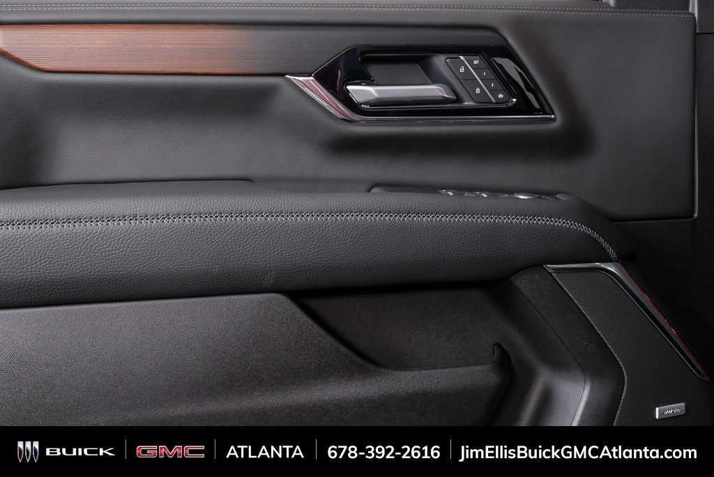 2026 GMC Yukon Denali - Photo 6