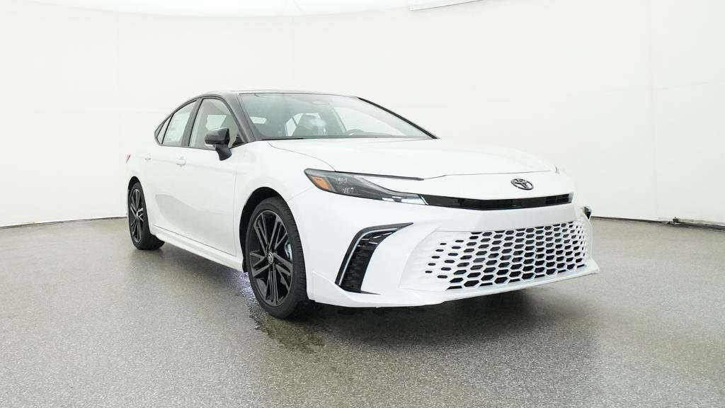 New 2026 Wind Chill Pearl with Midnight Black Metallic roof Toyota XSE image 7