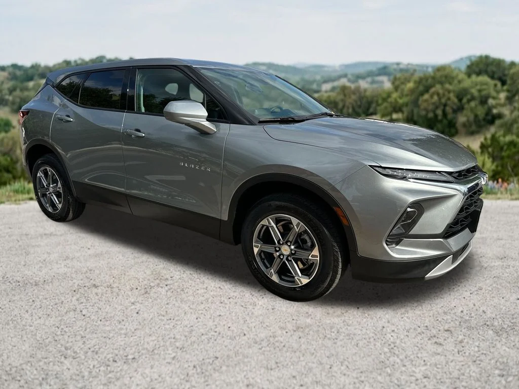 2025 Chevrolet Blazer 2.0T 2LT AWD's photo