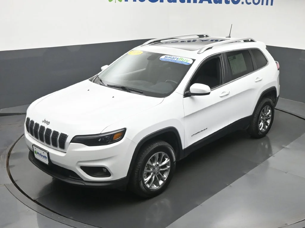 Used 2019 White Jeep Latitude Plus image 24