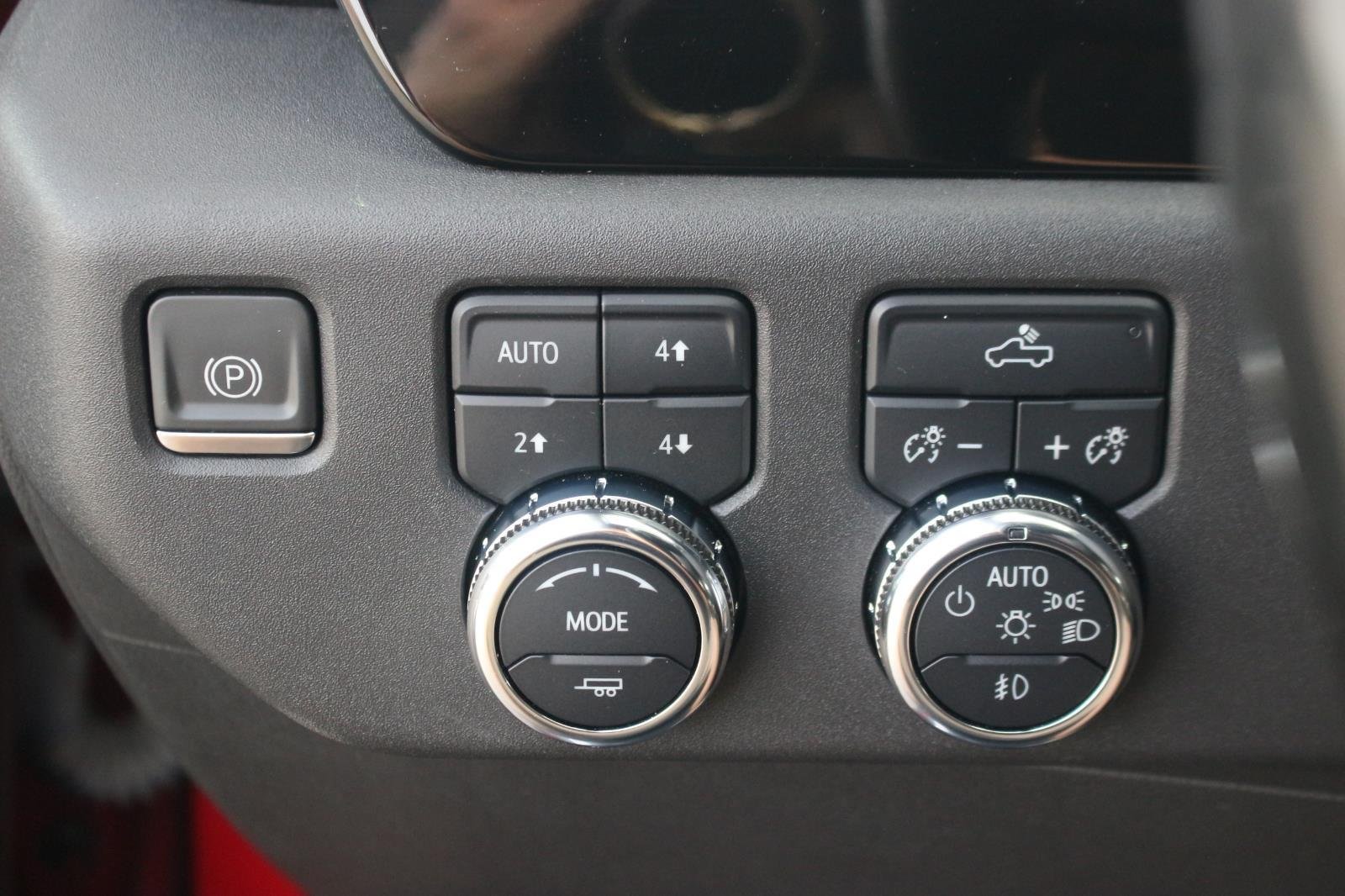 Used 2023 Volcanic Red Tintcoat GMC Elevation image 30