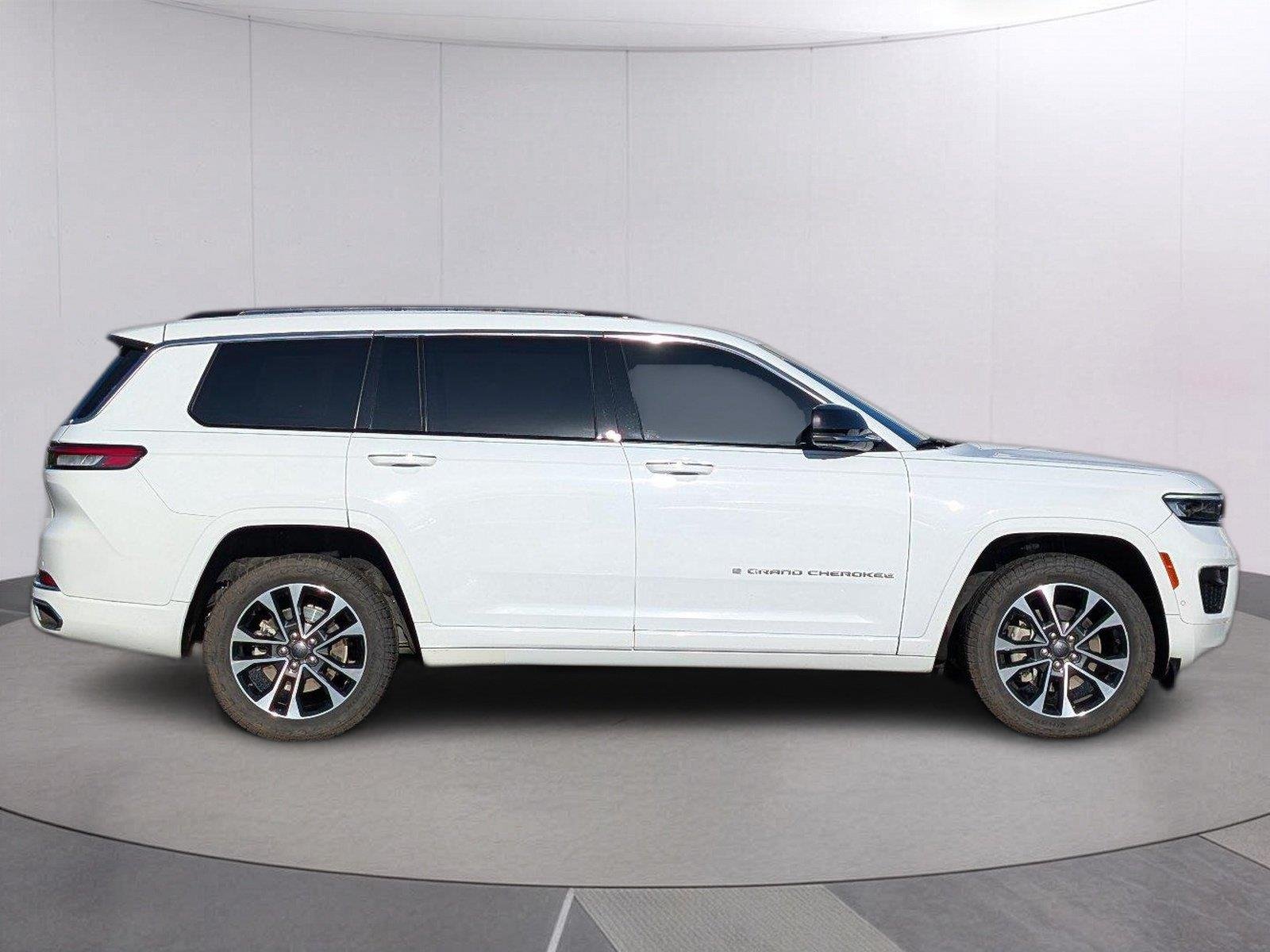 Used 2021 Bright White Clearcoat Jeep Overland image 8