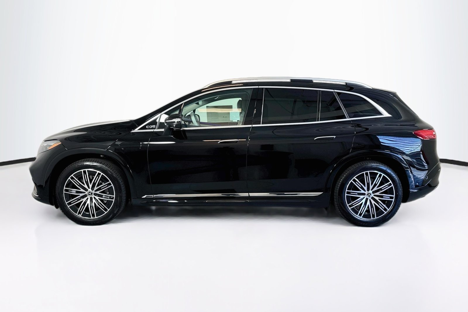 New 2026 Black Mercedes-Benz EQS 400 image 8