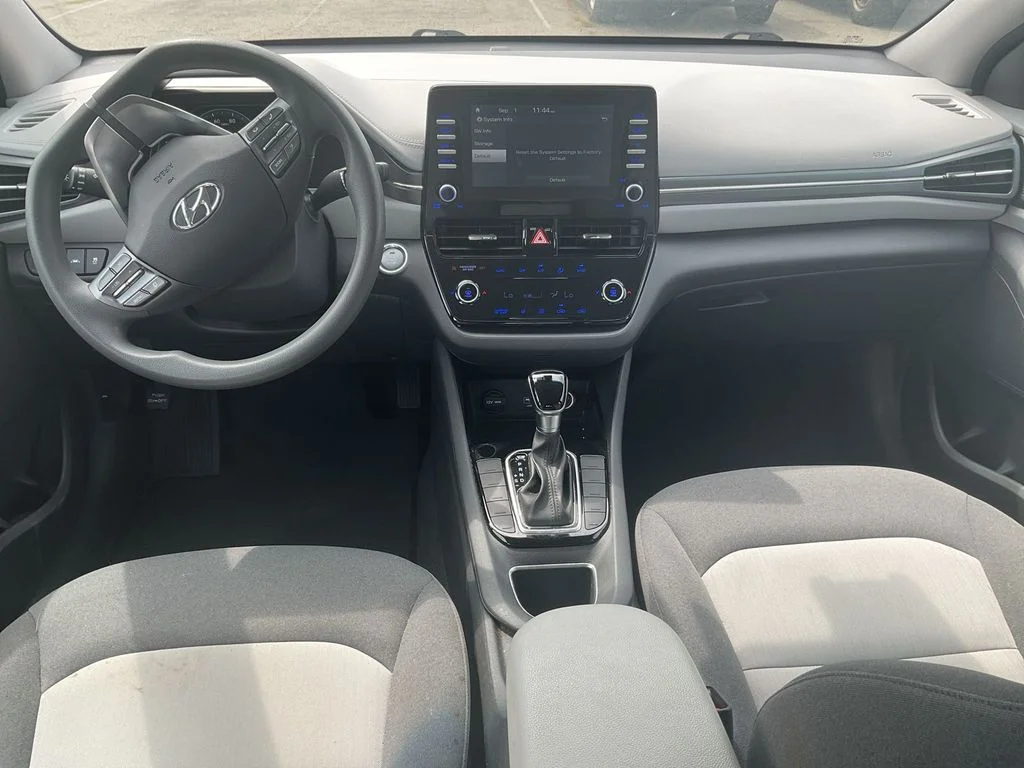 Used 2020 Silver Hyundai Blue image 14